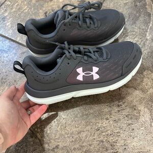 Under Armour Shoes women’s size 6